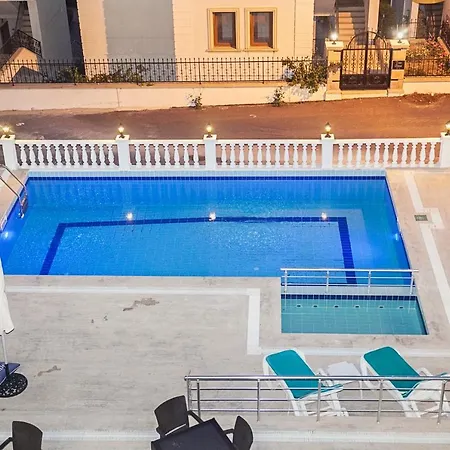 Stone Hotel *